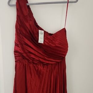 Elegant Red One-Shoulder Dress